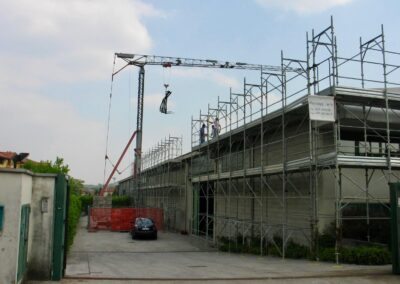 Noleggio ponteggi - edificio commerciale - Luisago (Como)