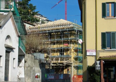 Noleggio ponteggi - edificio pubblico - Laglio (Como)