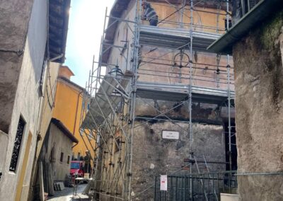 Noleggio ponteggi - edificio residenziale - loc Bonzanigo di Mezzegra - Tremezzina (Como)