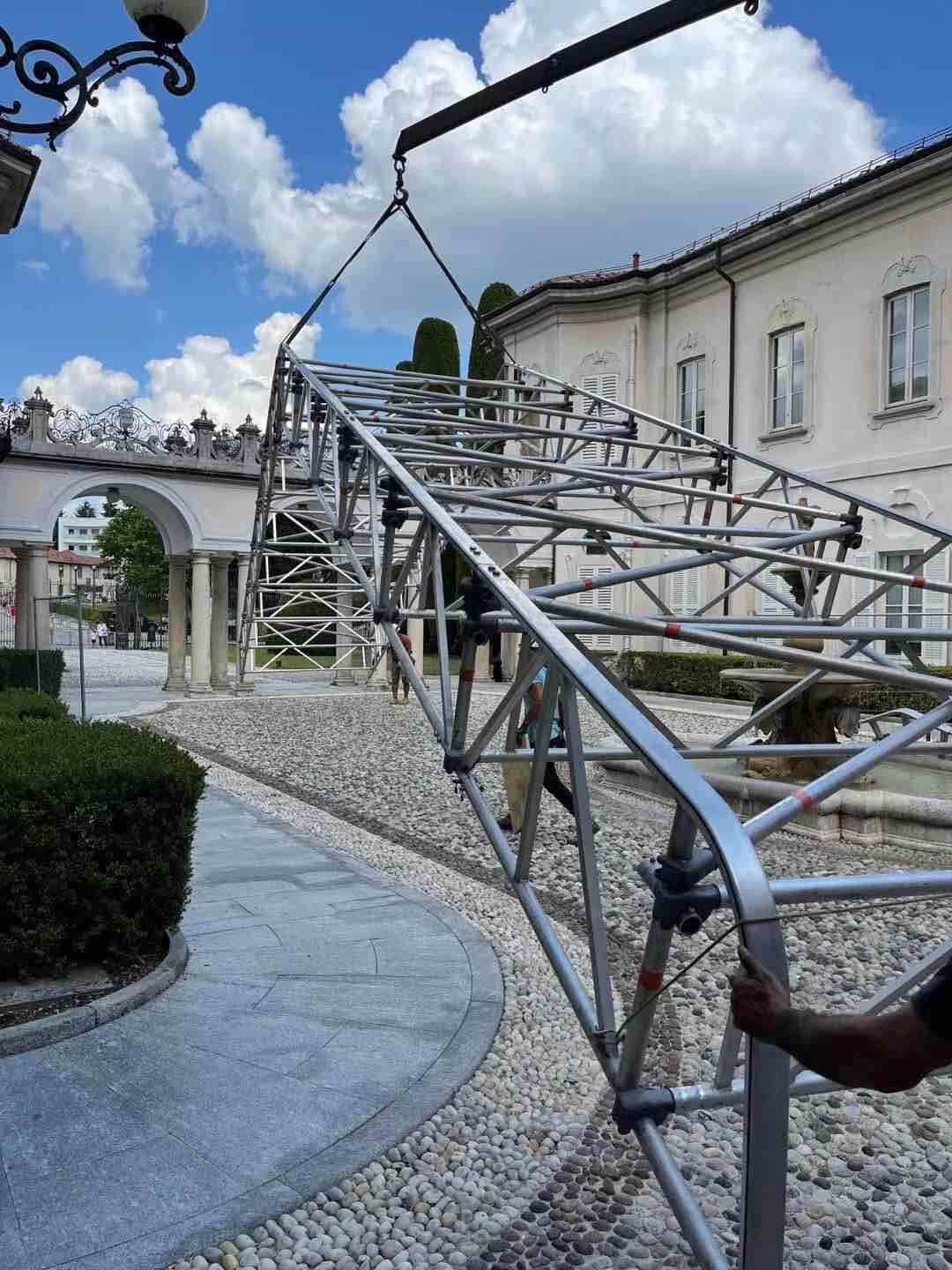 Ponteggi Como by Ponteggi Lario -Edificio pubblico - Varese